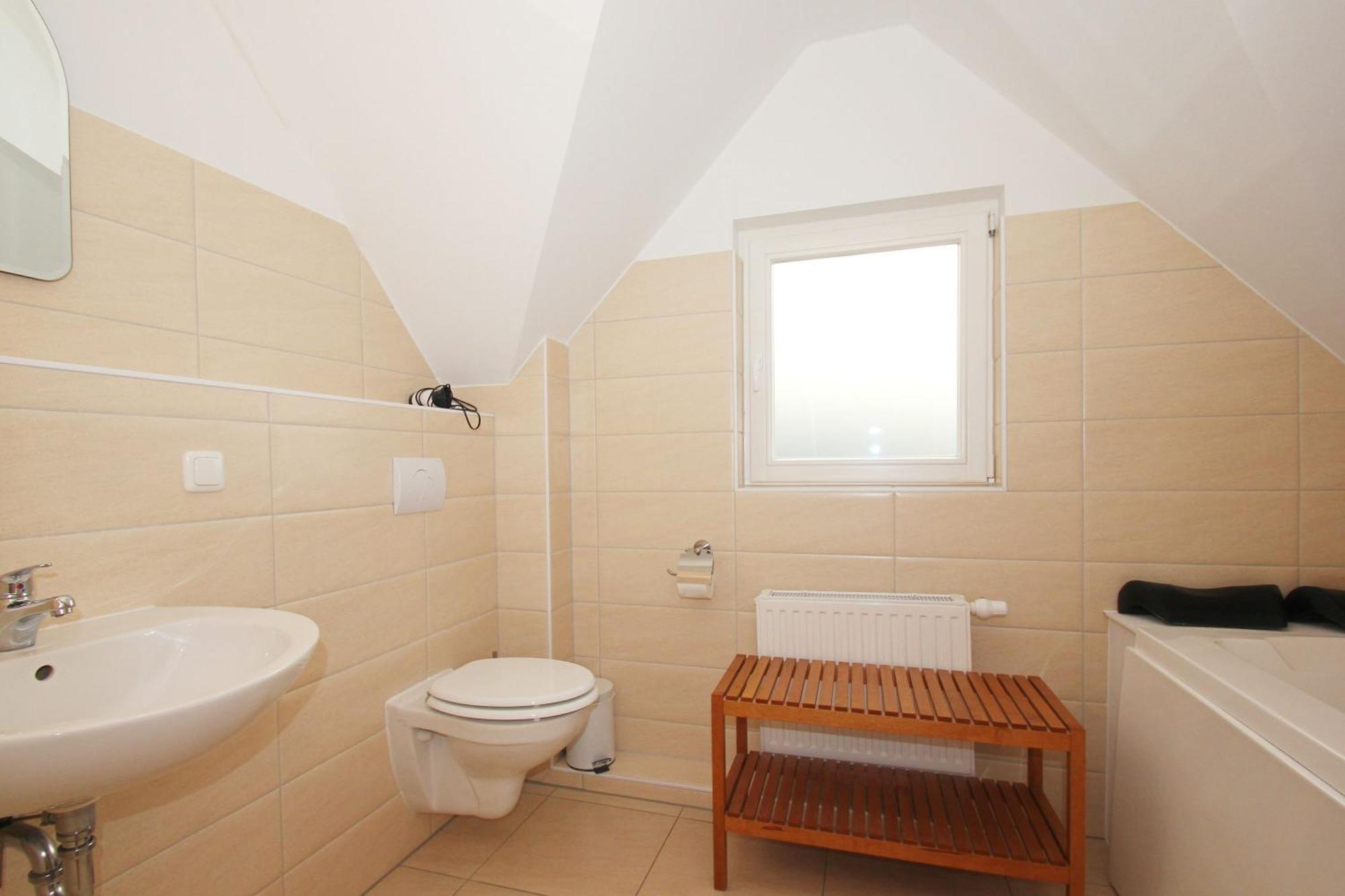 Ferienhaus Wellenlaeufer Haus - Sauna, Terrasse, Garten Glowe Zewnętrze zdjęcie